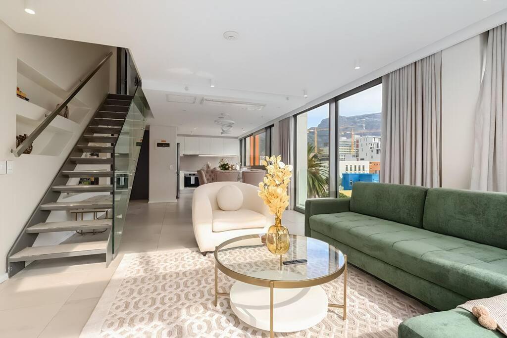 Oasis At 117 On Cape Town