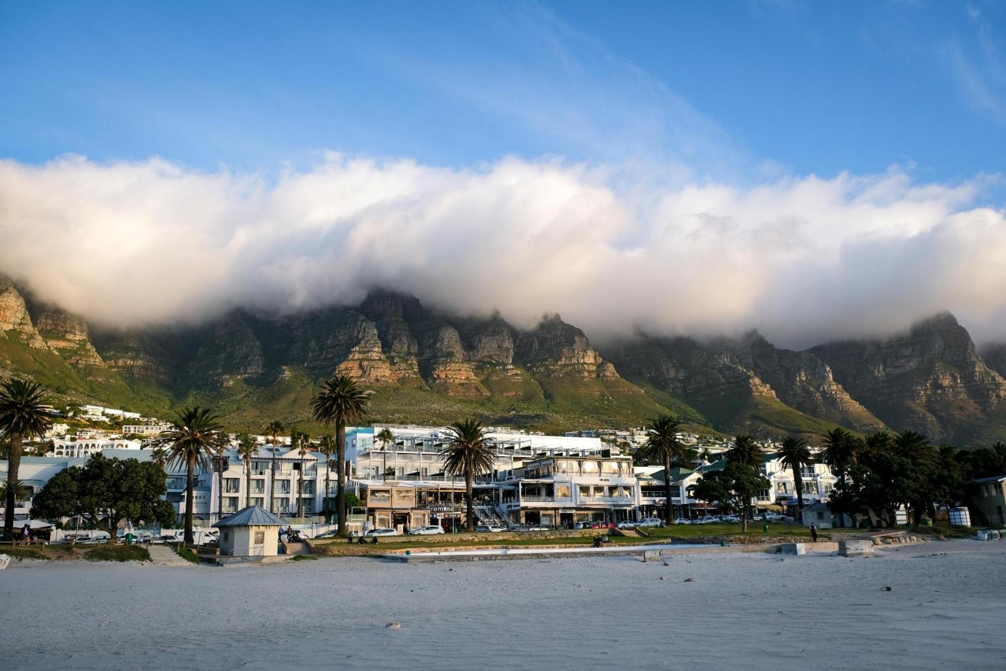 Hollywood Mansion & Camps Bay Villa *