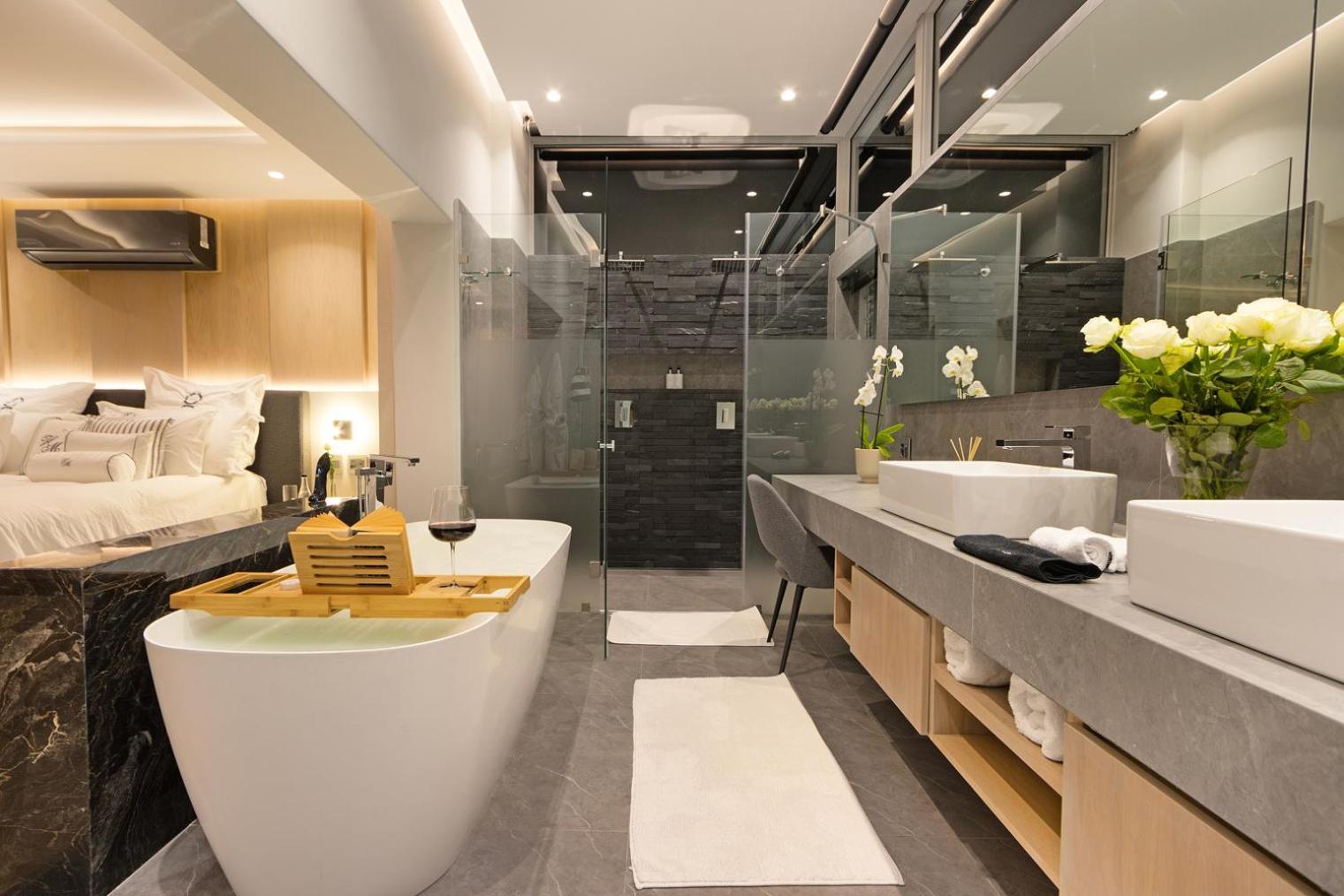 Hollywood Mansion & Camps Bay Cape Town