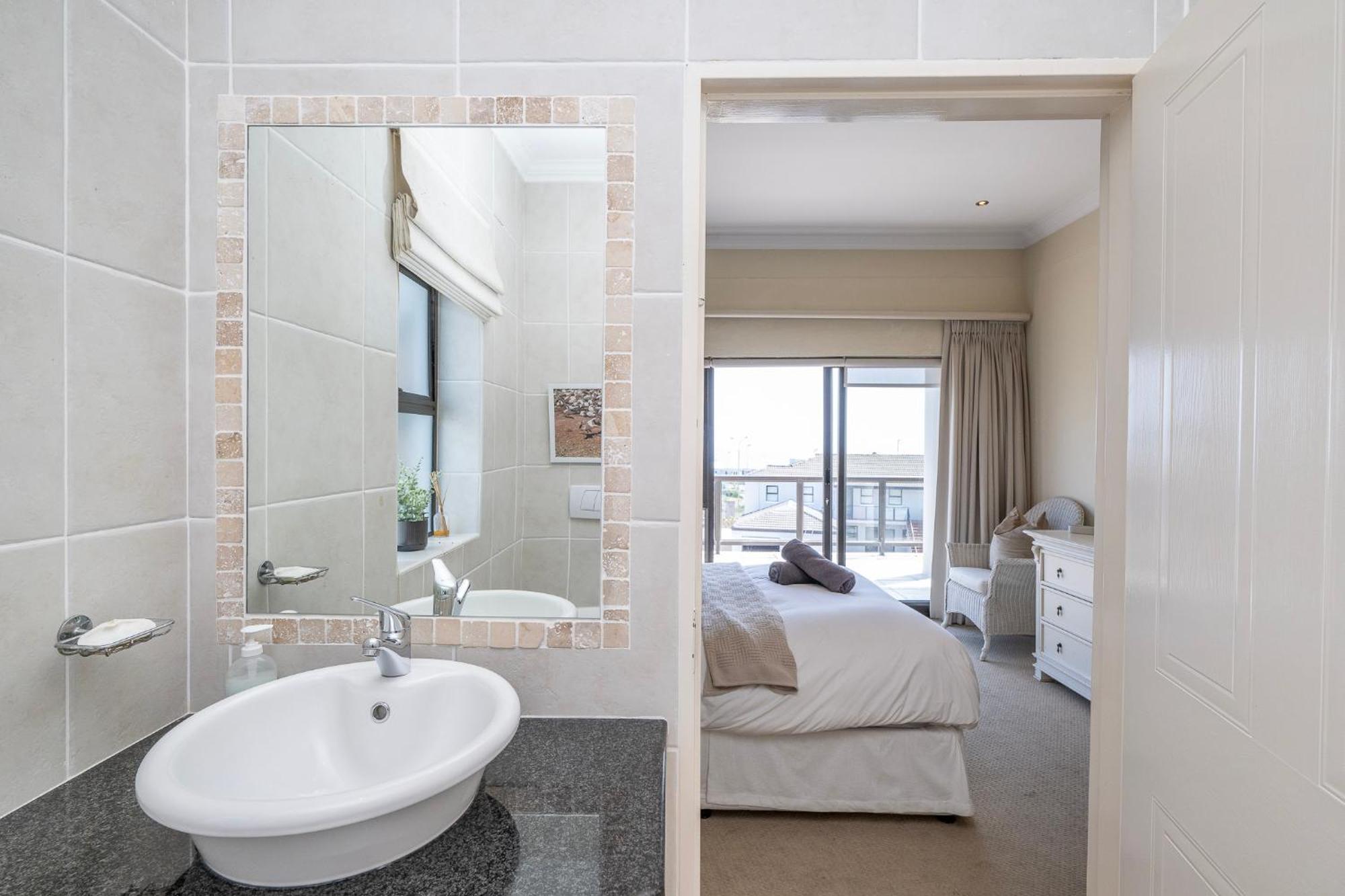 Waves Edge Apartment