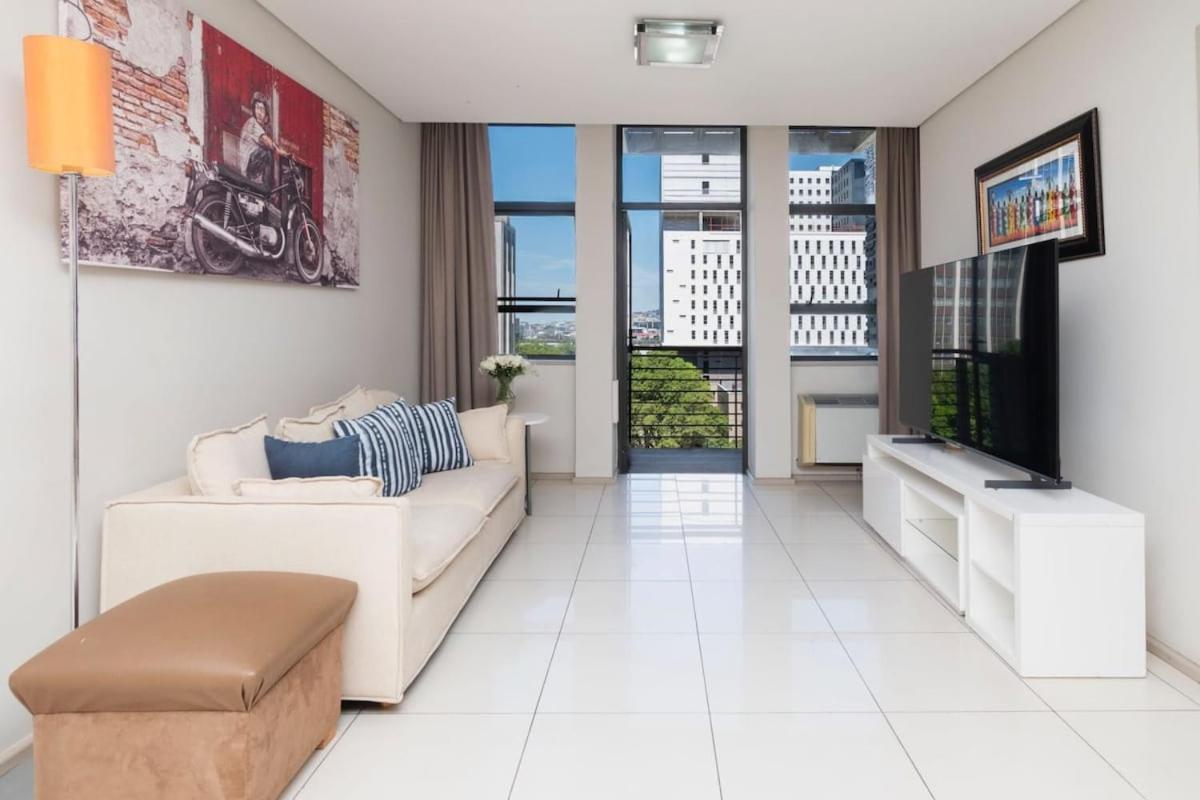 Chic 1-bedroom In The Heart Of The