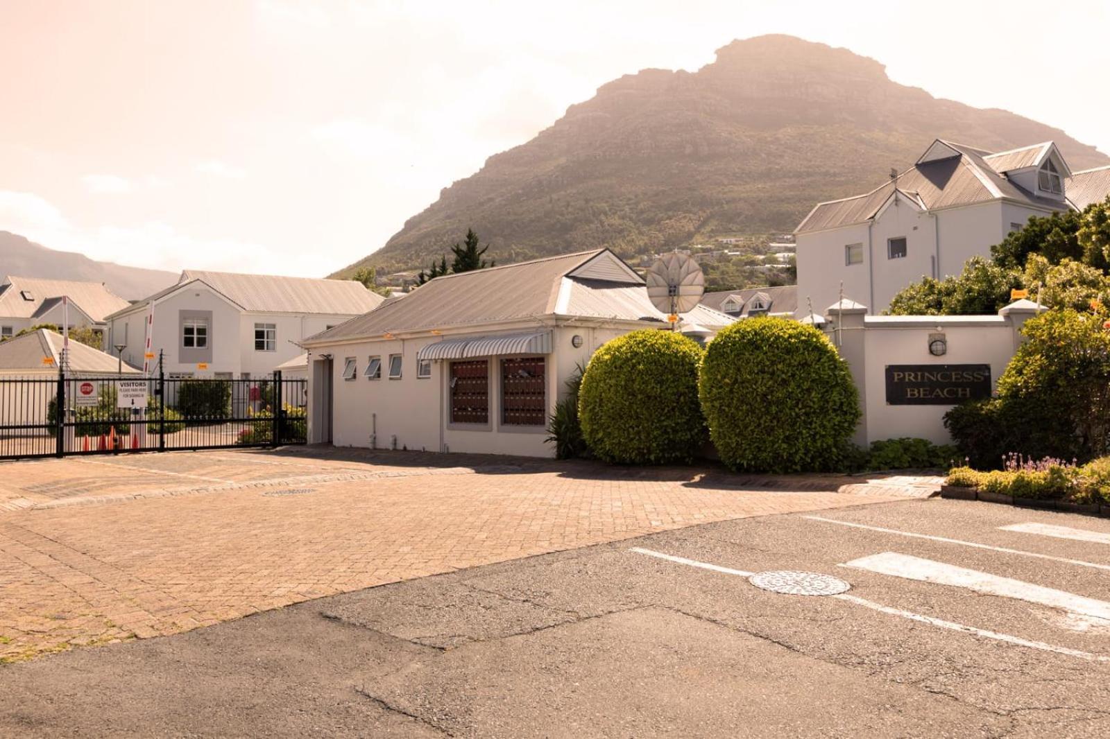 2 Bedroom , Princess Club, Houtbay, Cape Town