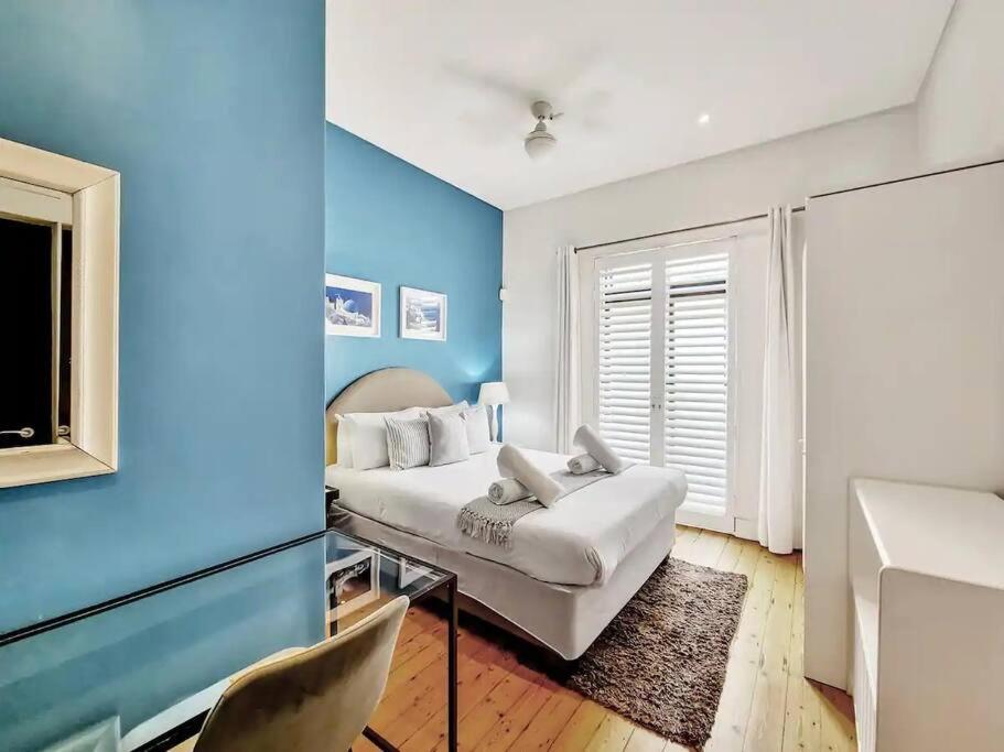 3 Bedrooms , Sleeps Six Heart Of Apartment