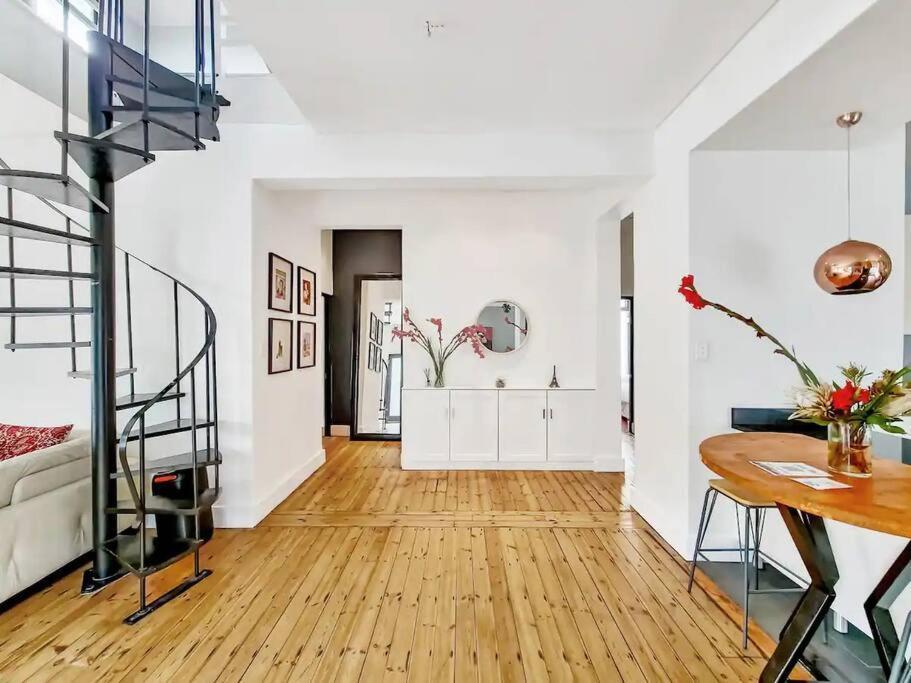 3 Bedrooms , Sleeps Six Heart Of Apartment *