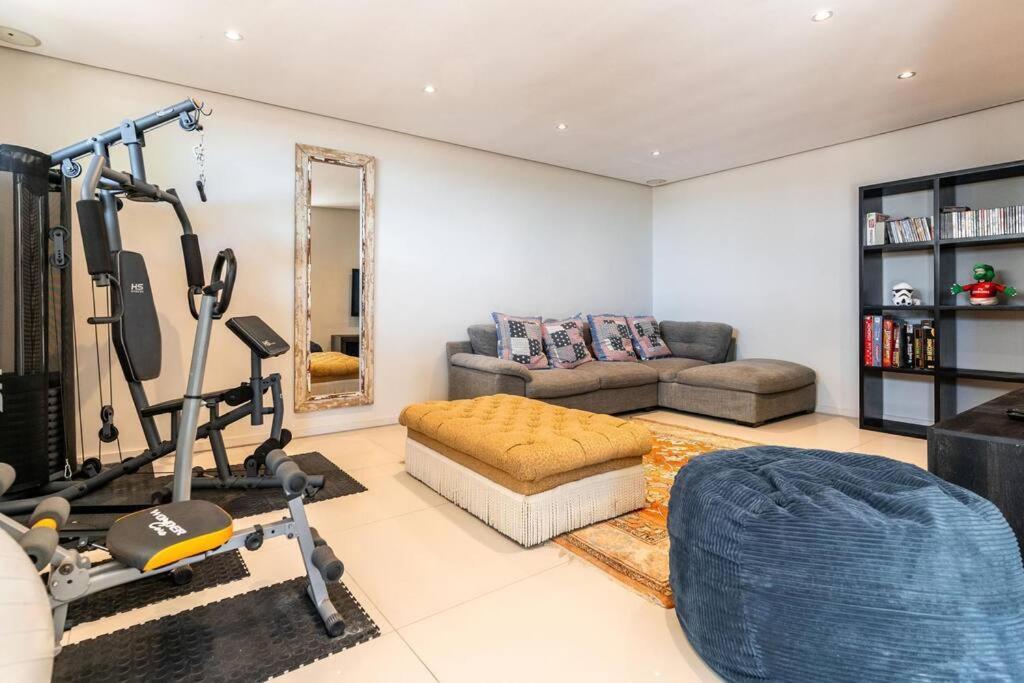 Villa Point Grande - Luxury Family With Pool & Views *