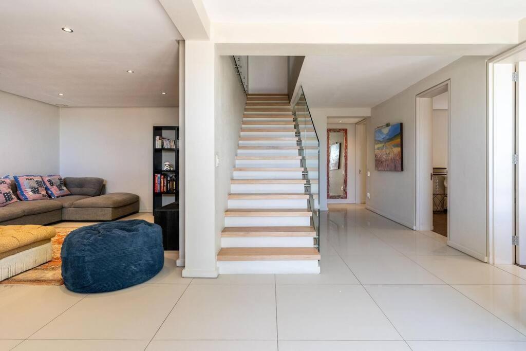 Villa Point Grande - Luxury Family With Pool & Views