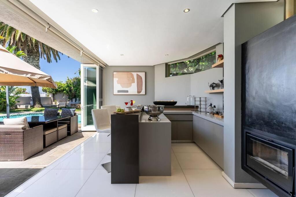 Villa Point Grande - Luxury Family With Pool & Views *