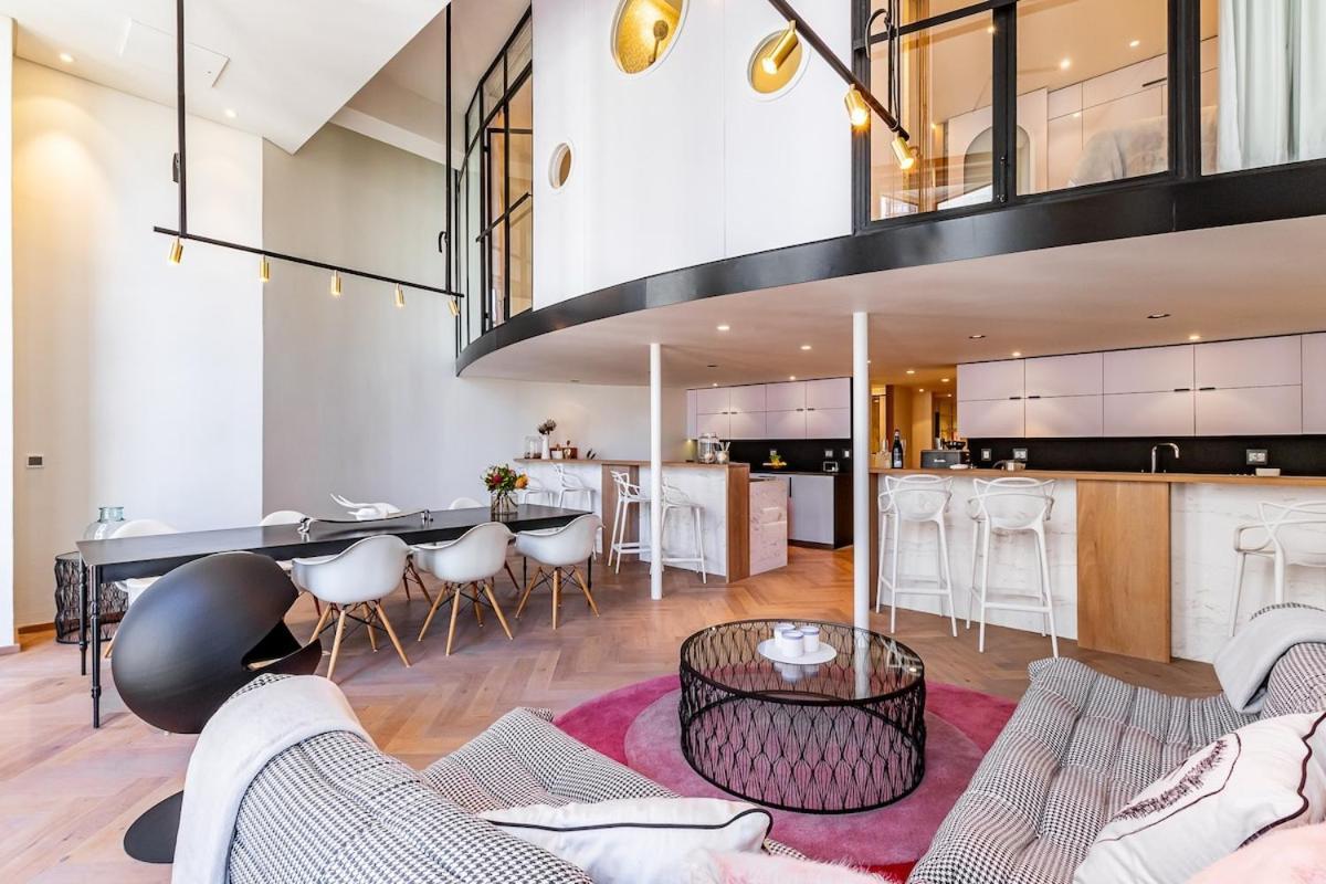 Luxurious, Modern, Artsy, Fully Fitted Home! Apartment *