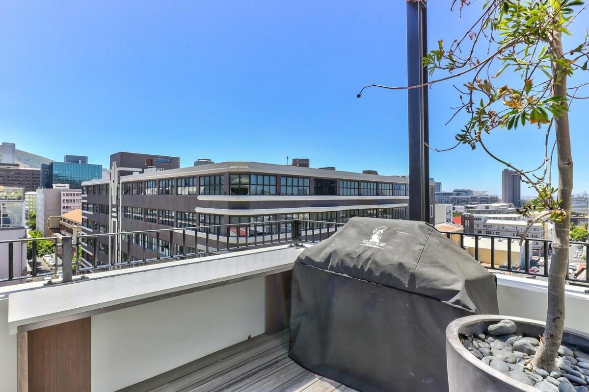 Upmarket East W Views Cape Town