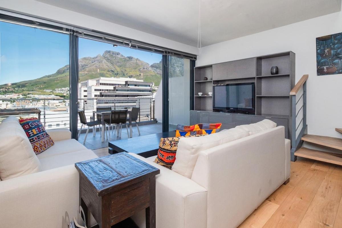 Apartment The Adderley's Scenic Loft *