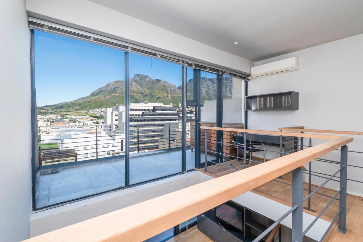 The Adderley's Scenic Loft * Cape Town