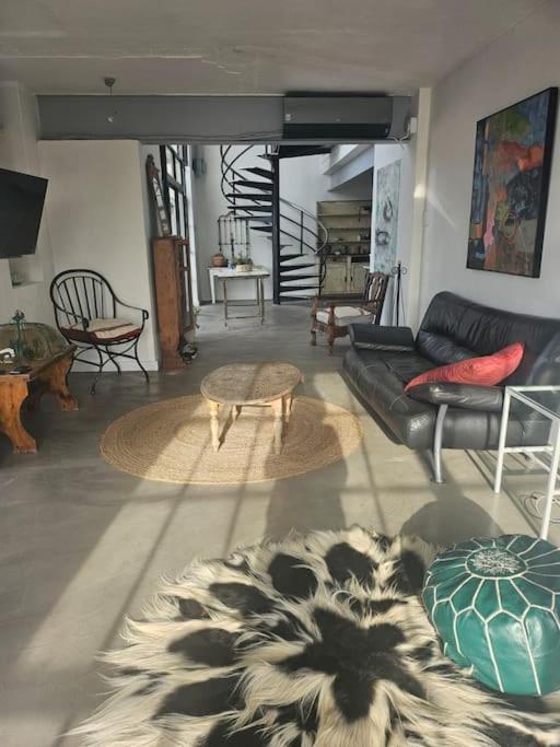 Apartment Mountain Views Near Great Restaurants Cape Town