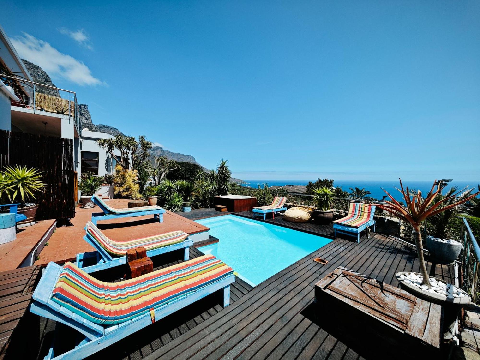Beachwood Camps Bay Guest house *