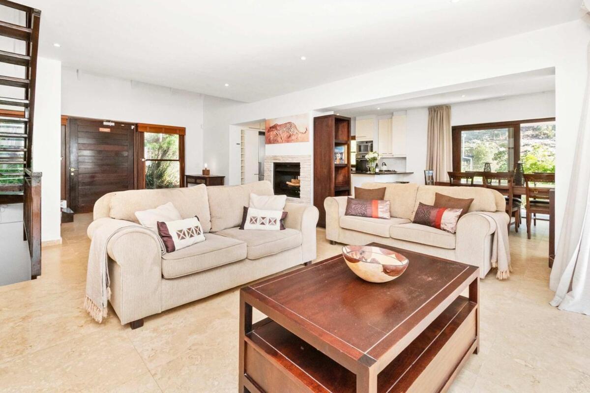 Silvermist Lavish Retreat With Breathtaking Views Villa *