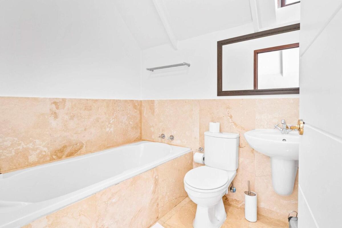 Villa Silvermist Lavish Retreat With Breathtaking Views *