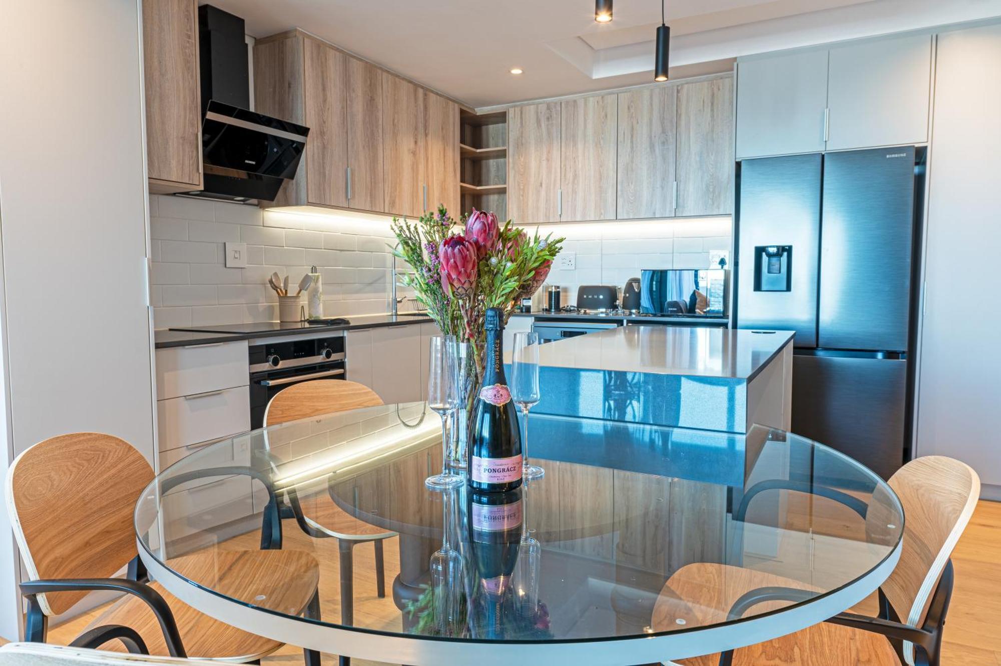 Beachfront W Wrap Around Terrace, Blouberg, 04 Azul Apartment Bloubergstrand