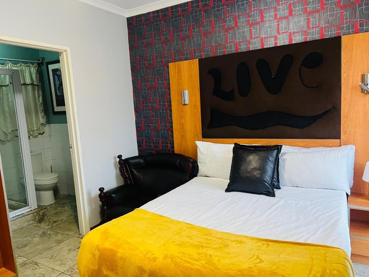 Parow -star Legend Hotel