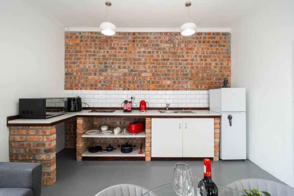 1bed Flat, Braai, Ac, Walking Distance From Blouberg Beachfront Apartment *