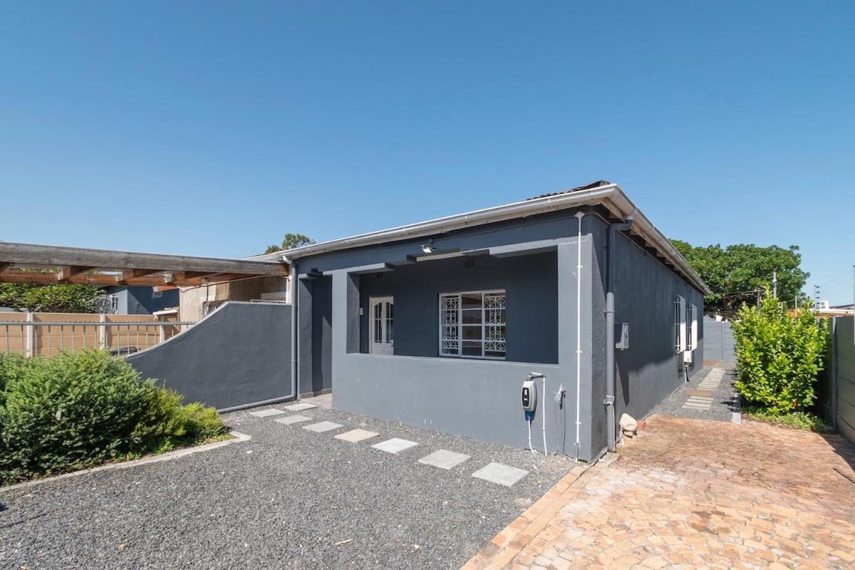 Two Bedroom House In Claremont *