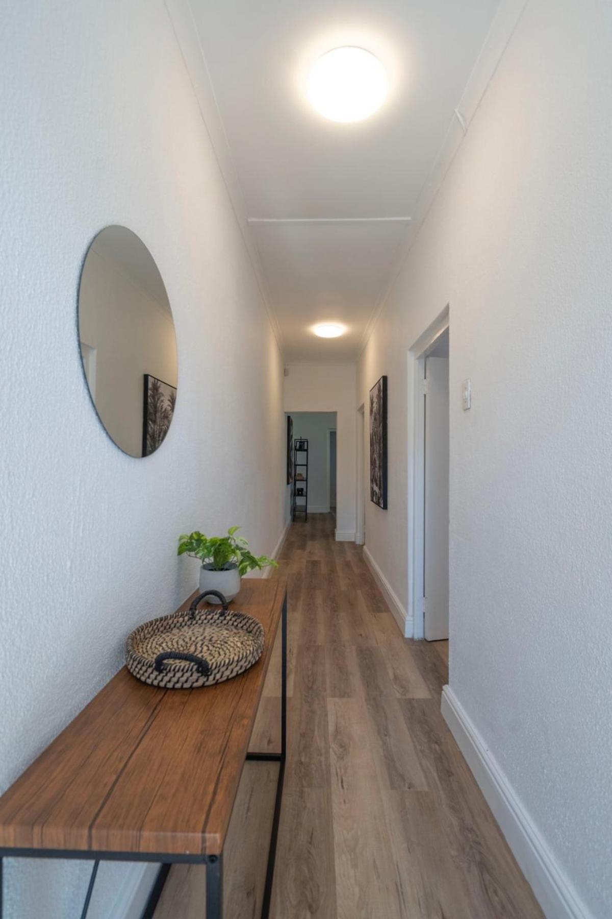 Two Bedroom House In Claremont Holiday home *