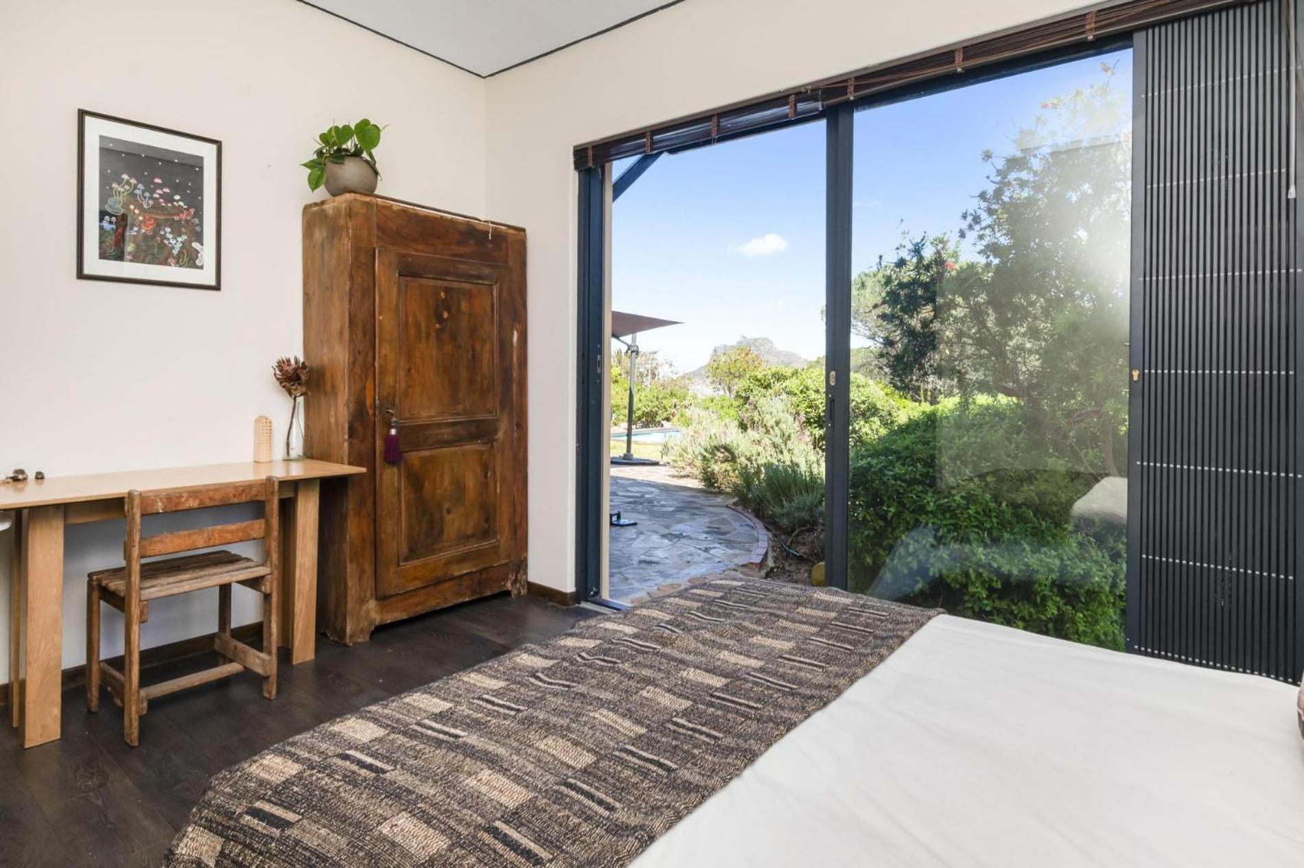Hout Bay Coastal With Mountain Views Villa Cape Town