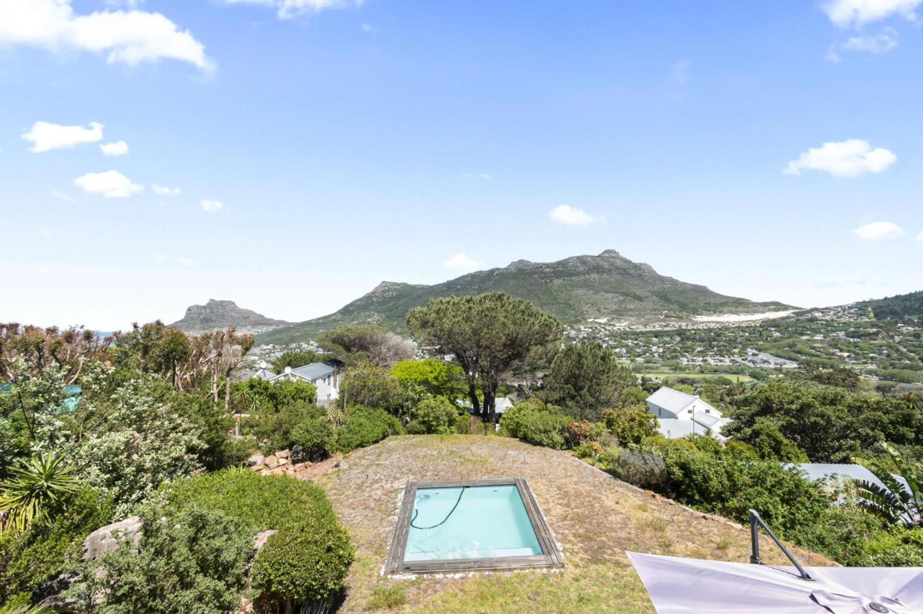 Hout Bay Coastal With Mountain Views Cape Town