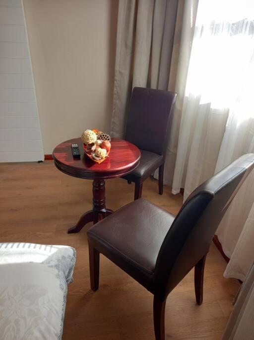 Entire Spacious Guest In * Cape Town