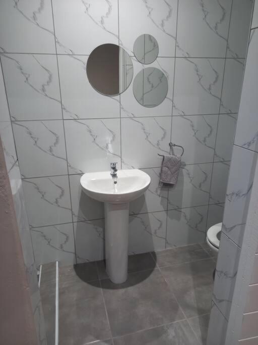 Entire Spacious Guest In * Cape Town