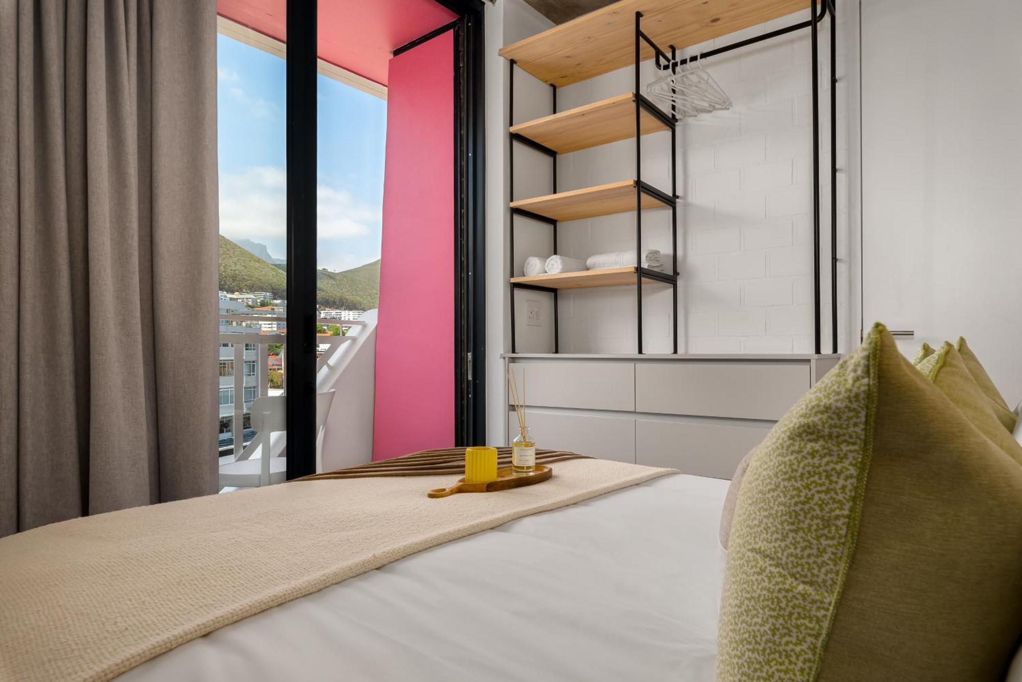 Luxe Sea Point, Rooftop Pool Deck Apartment *