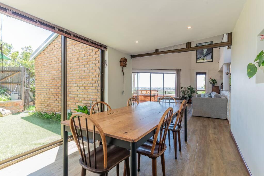 3Br Lakeside Home Mountains & Beach Nearby Cape Town