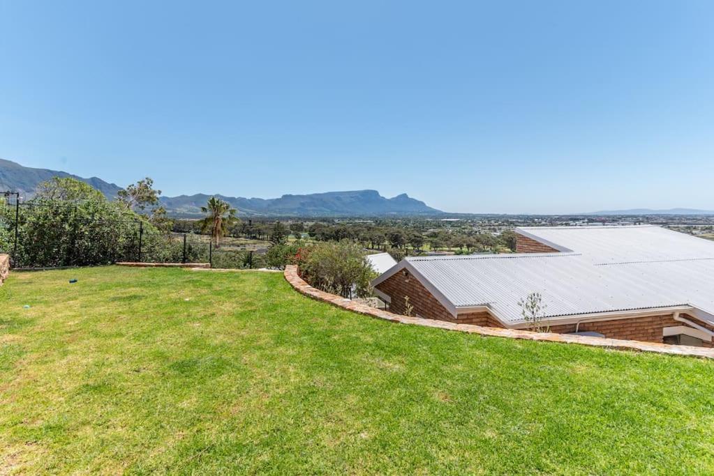 3Br Lakeside Home Mountains & Beach Nearby Apartment