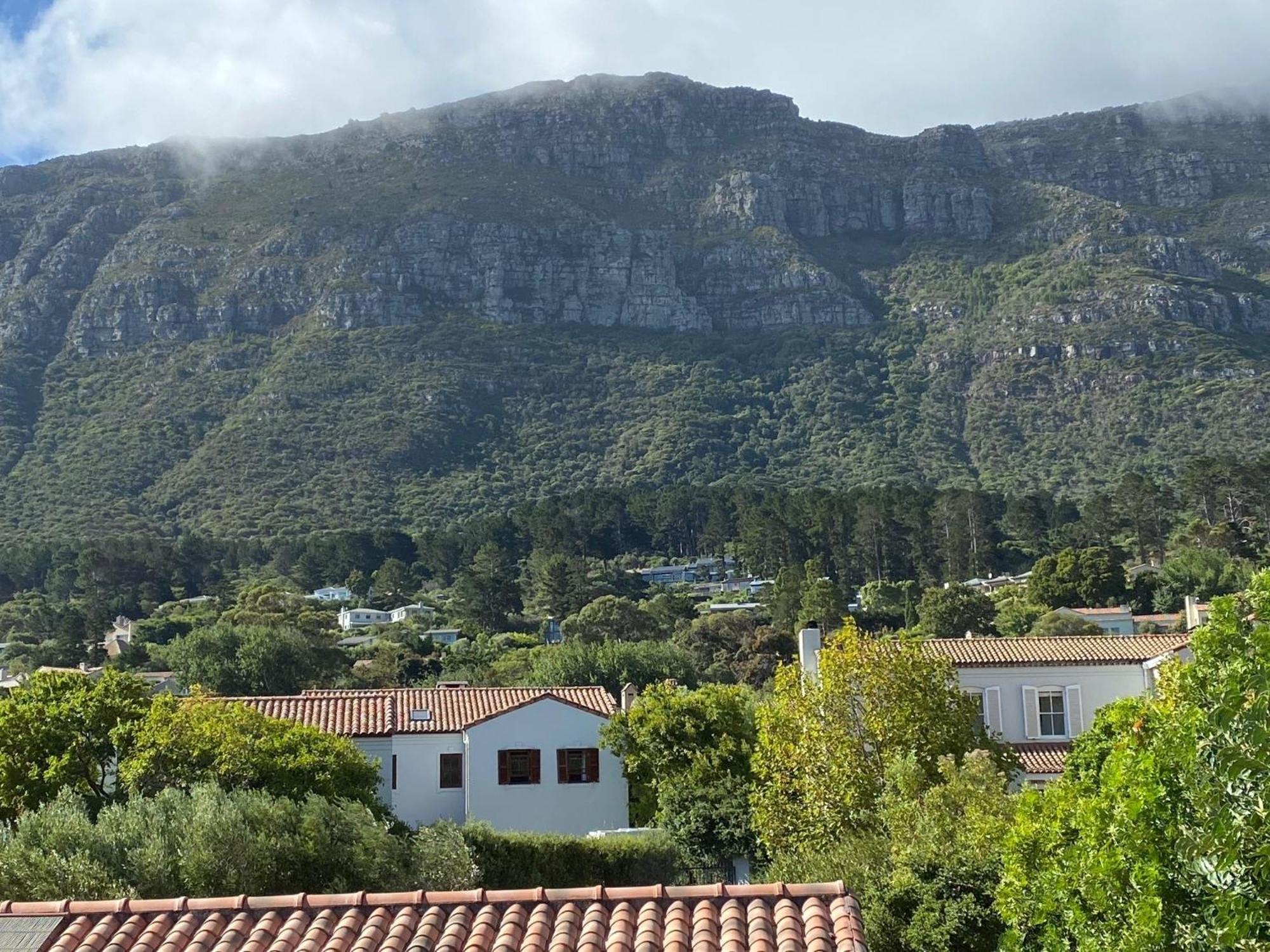 Mountain View In Exclusive Security Estate, Hout Bay, * Cape Town