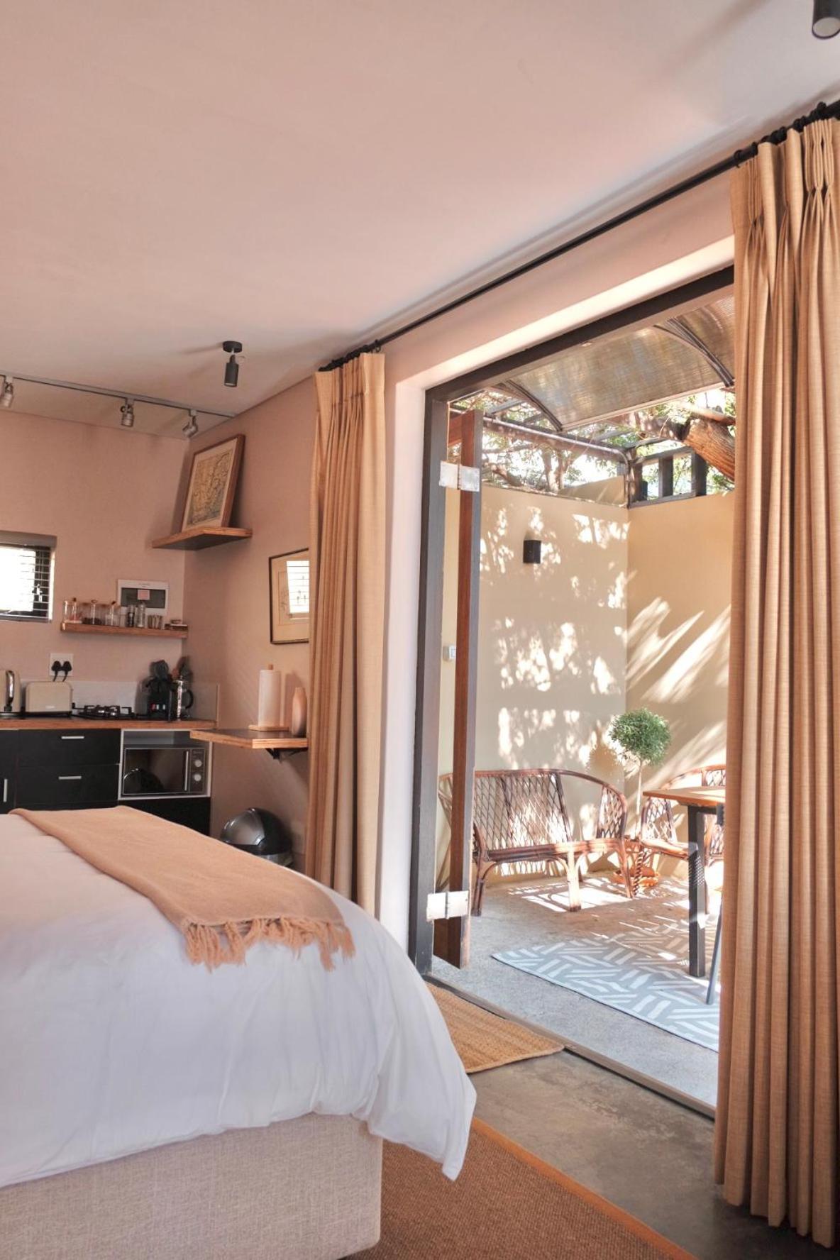 Rose Apartment *