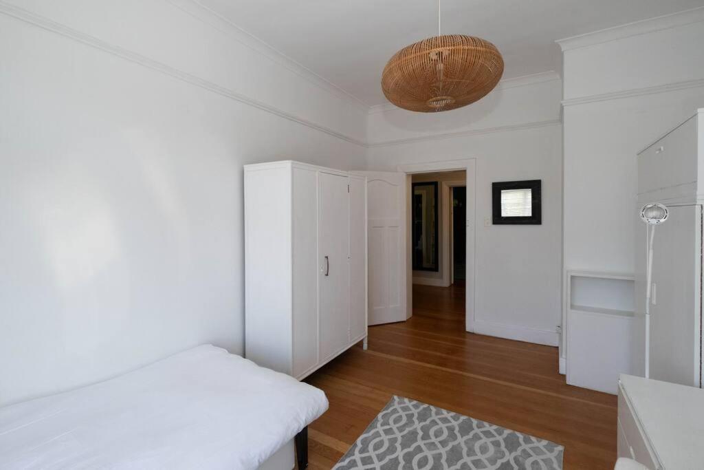Spacious In Rondebosch