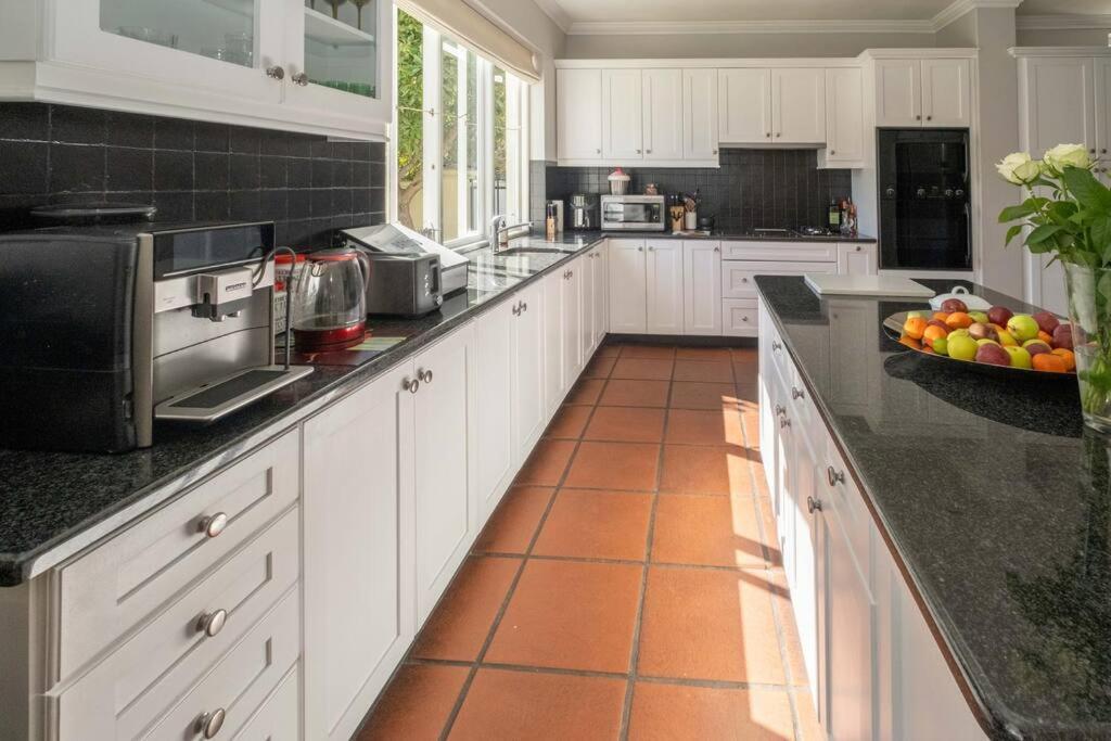 Spacious In Rondebosch * Cape Town