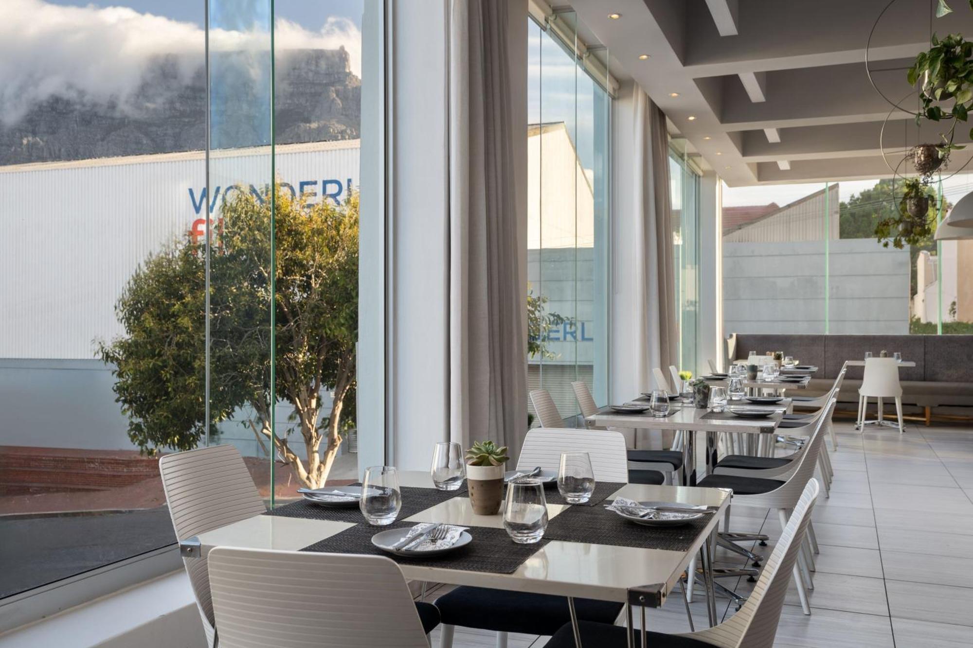 Protea Fire & Ice By Marriott Hotel Cape Town