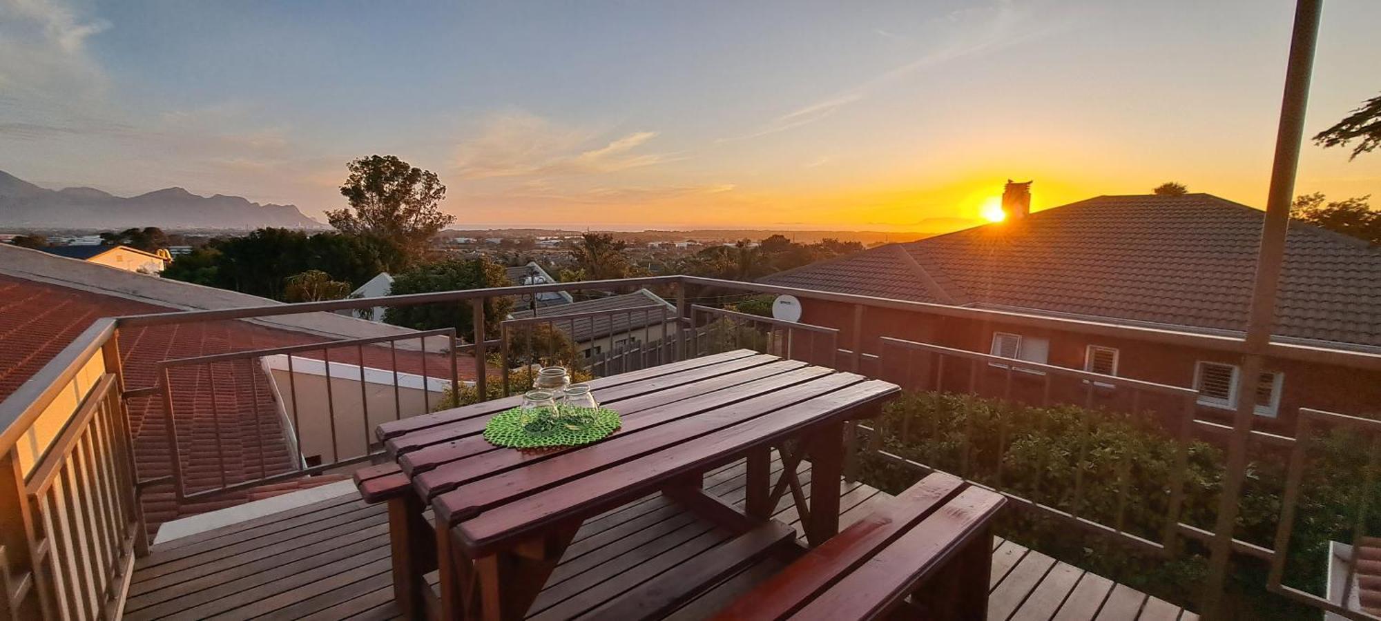 Apartment 8 On Lily Self Catering *