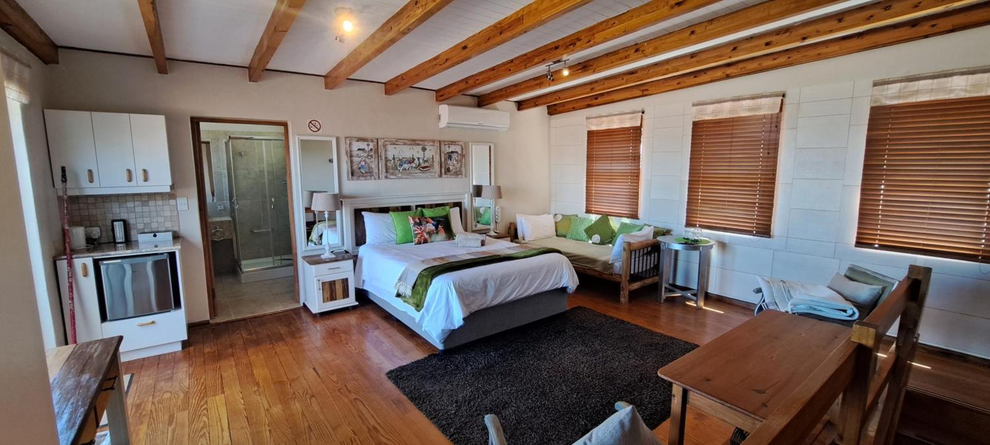 8 On Lily Self Catering Apartment