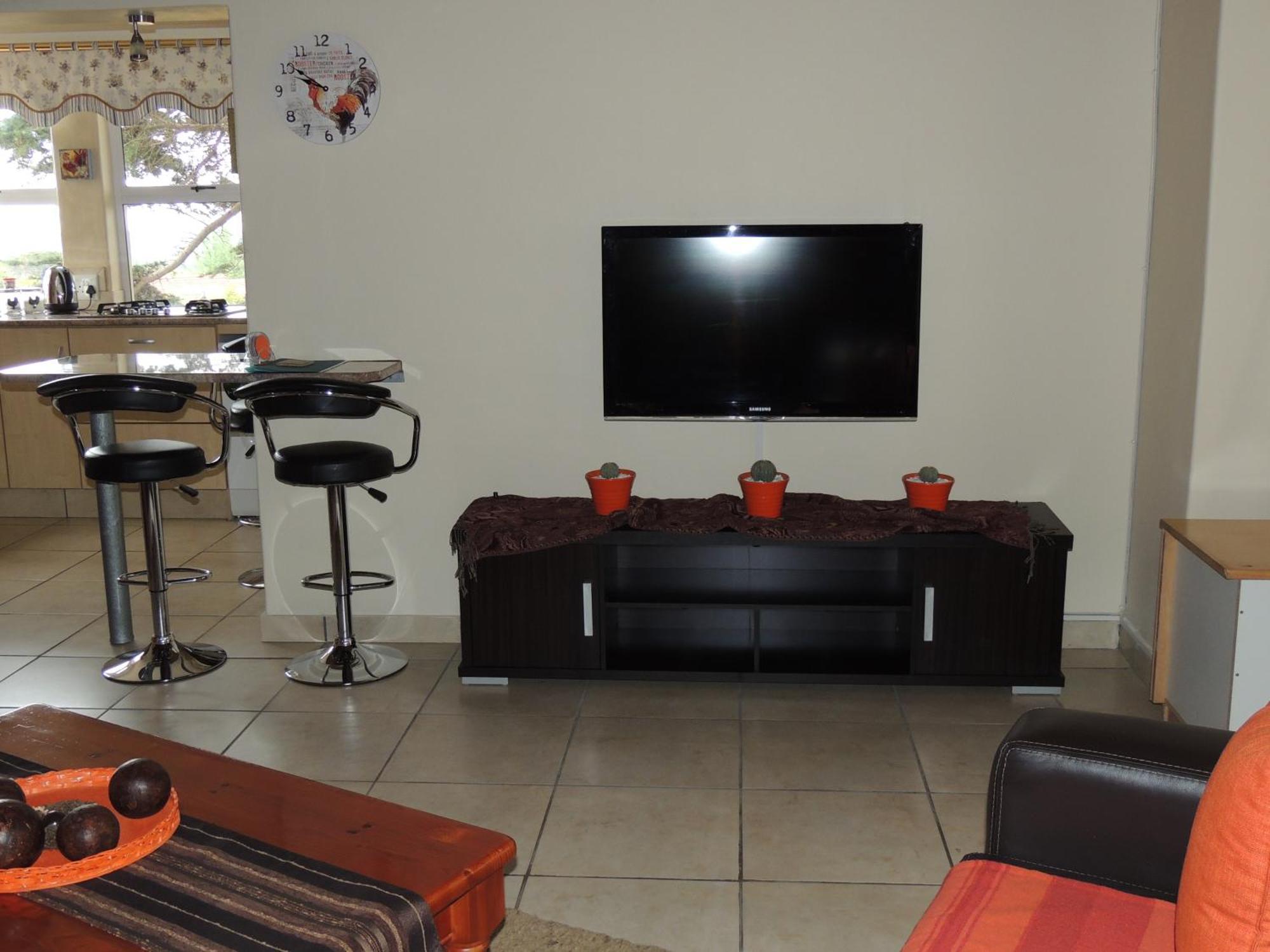 8 On Lily Self Catering Apartment Cape Town