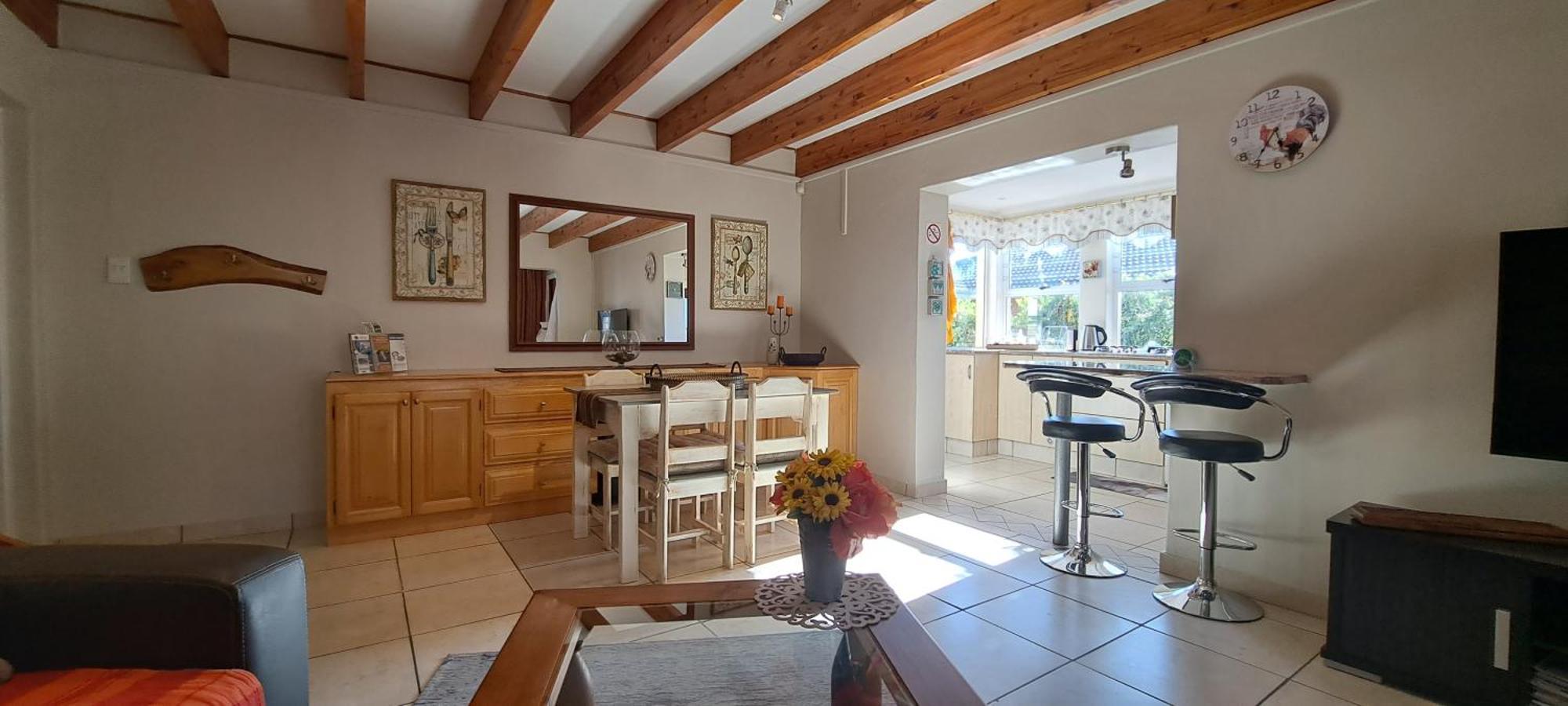 8 On Lily Self Catering Apartment Cape Town