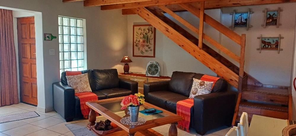 8 On Lily Self Catering *