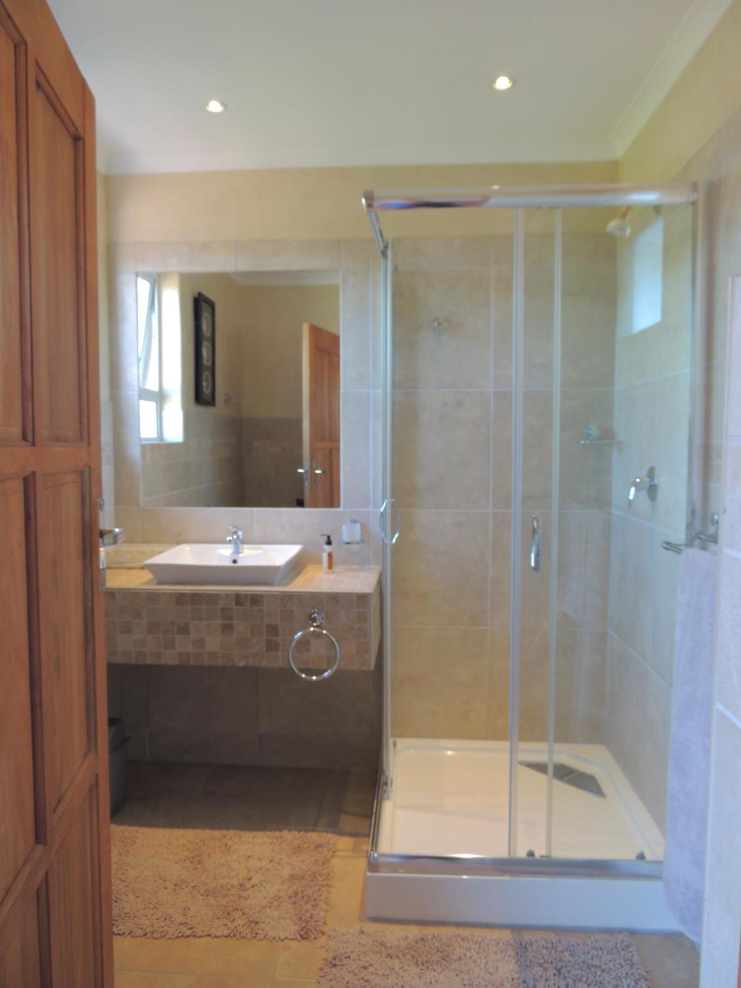 8 On Lily Self Catering Cape Town