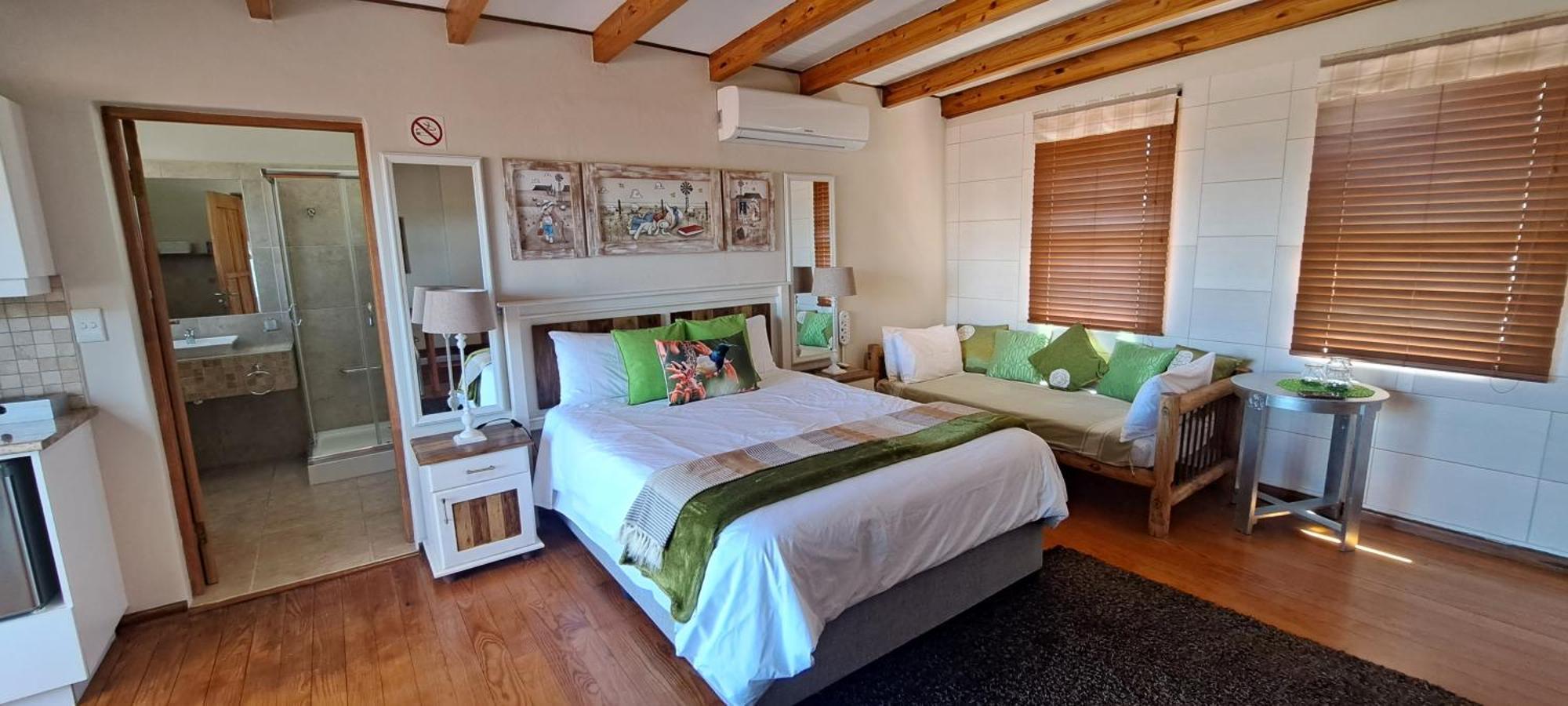 8 On Lily Self Catering Apartment *