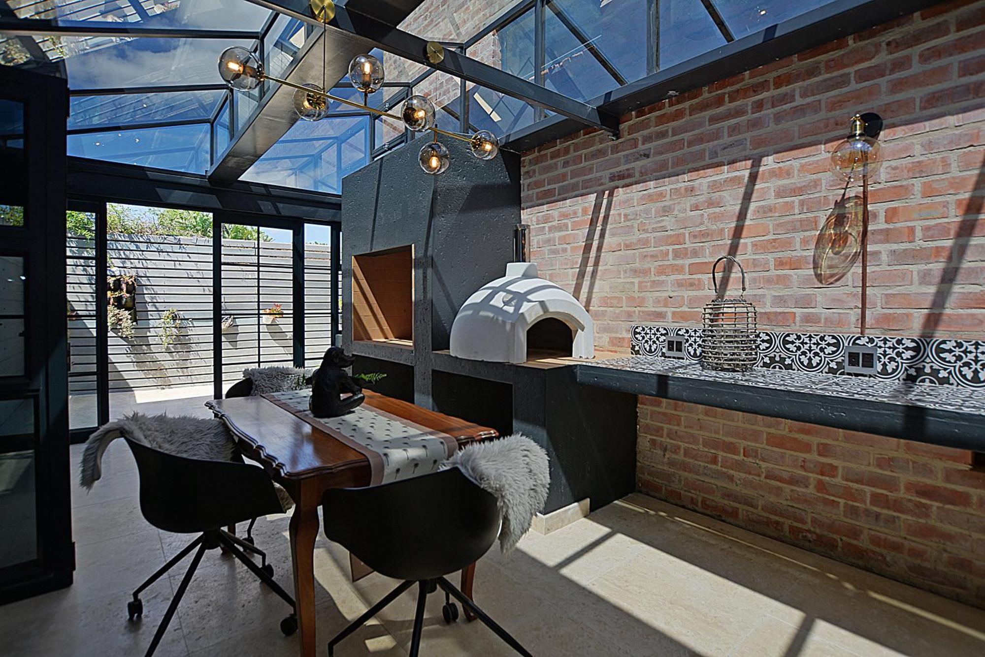 Apartment Crown Comfort - Affordable Luxury - Private Heated Pool & Hot Tub Under Roof