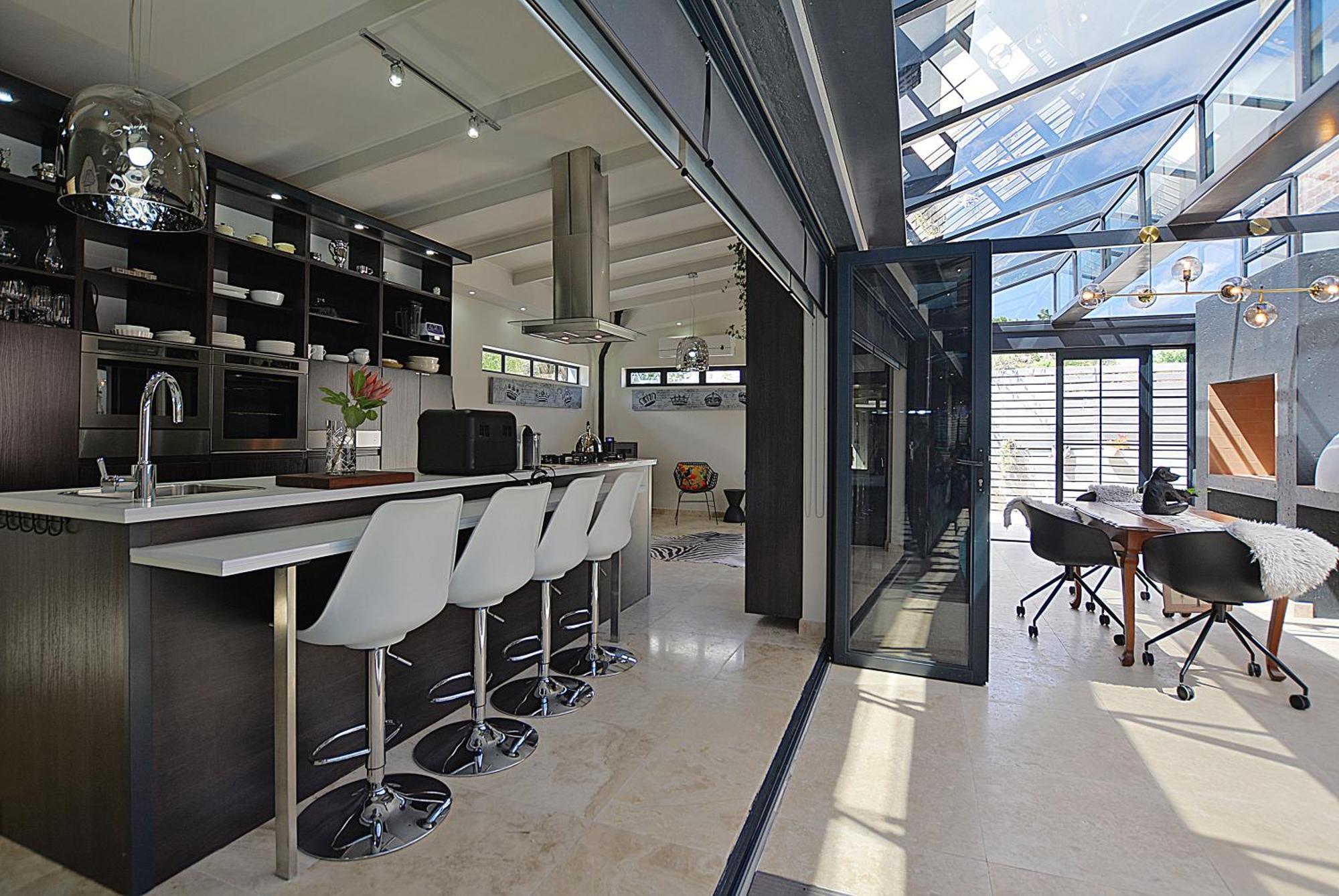 Apartment Crown Comfort - Affordable Luxury - Private Heated Pool & Hot Tub Under Roof *