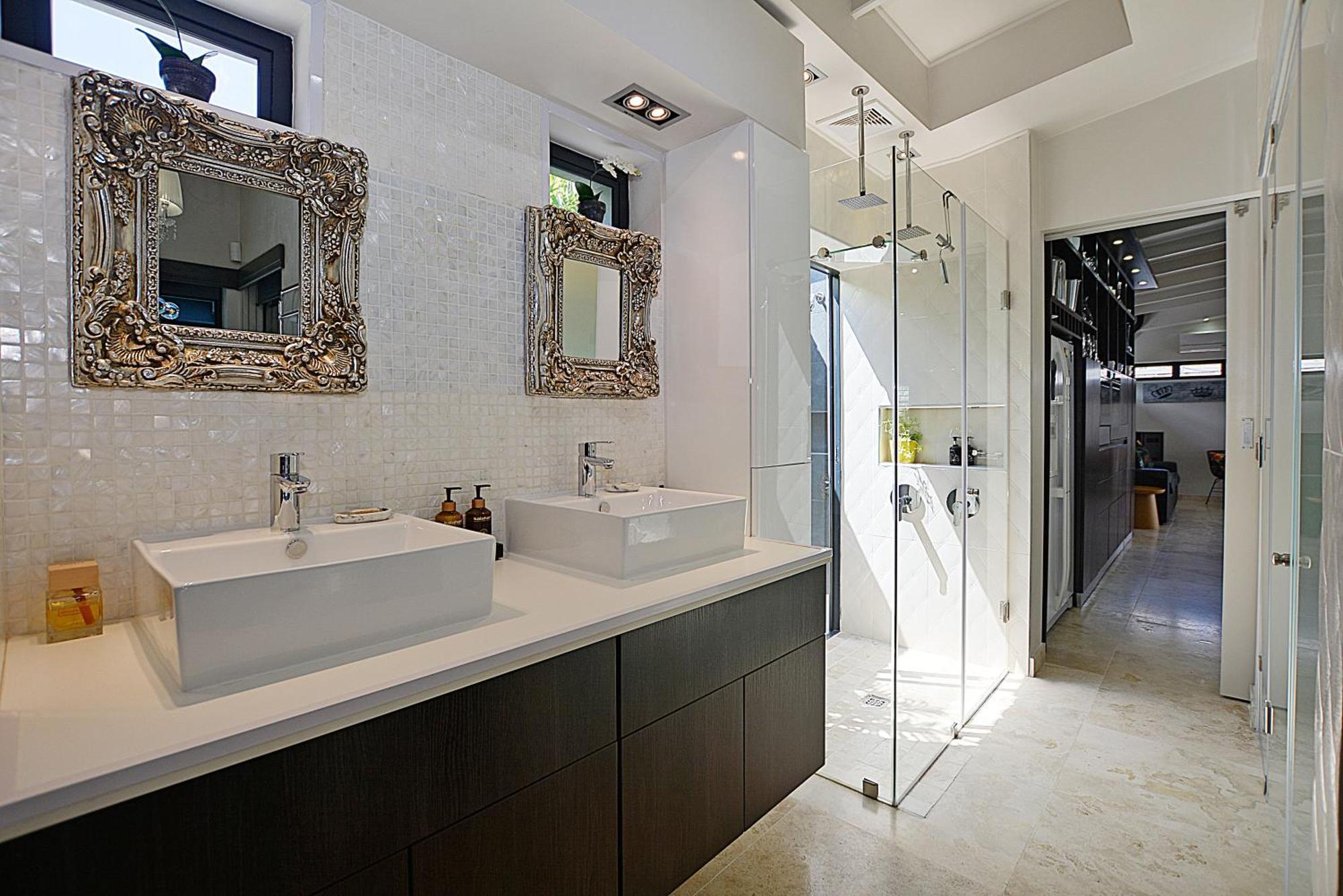 Apartment Crown Comfort - Affordable Luxury - Private Heated Pool & Hot Tub Under Roof