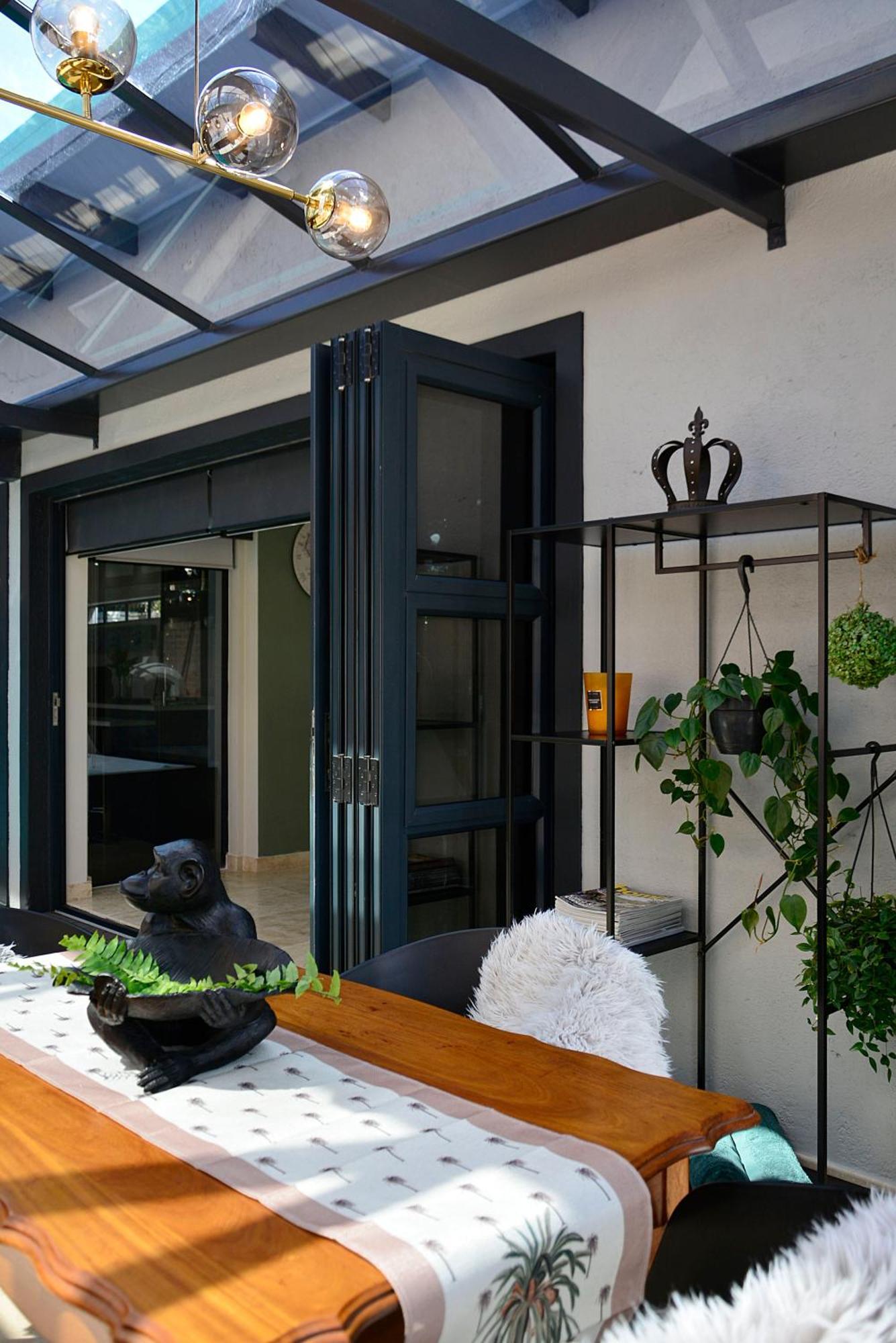 Crown Comfort - Affordable Luxury - Private Heated Pool & Hot Tub Under Roof *