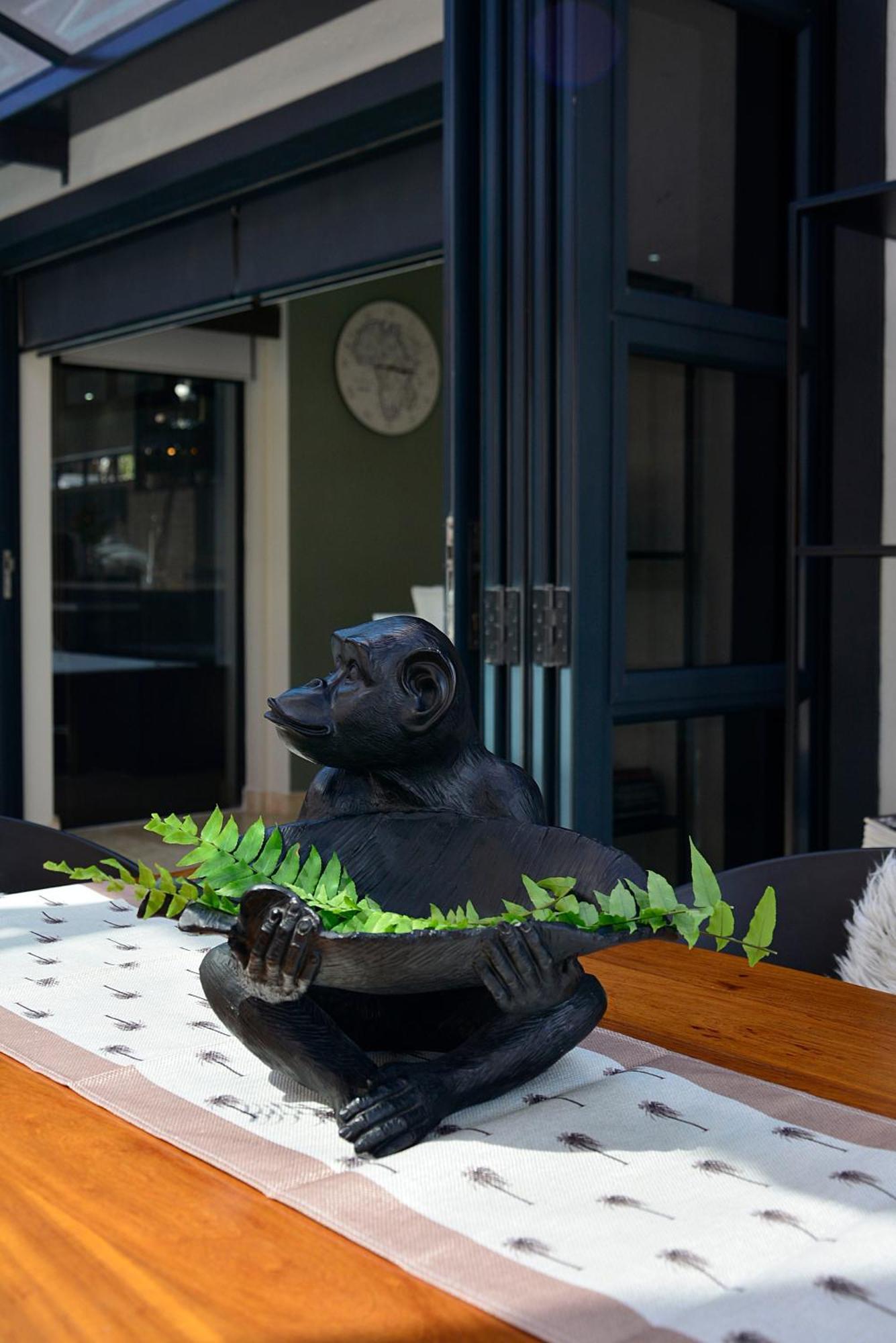 Apartment Crown Comfort - Affordable Luxury - Private Heated Pool & Hot Tub Under Roof *