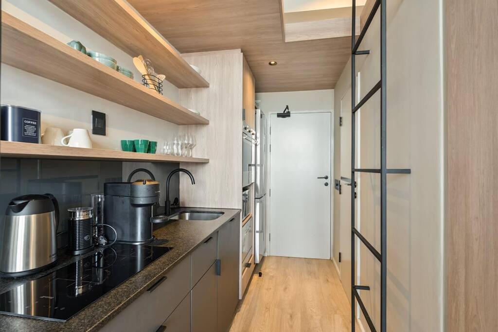 Cosy Little On Harrington Street Apartment