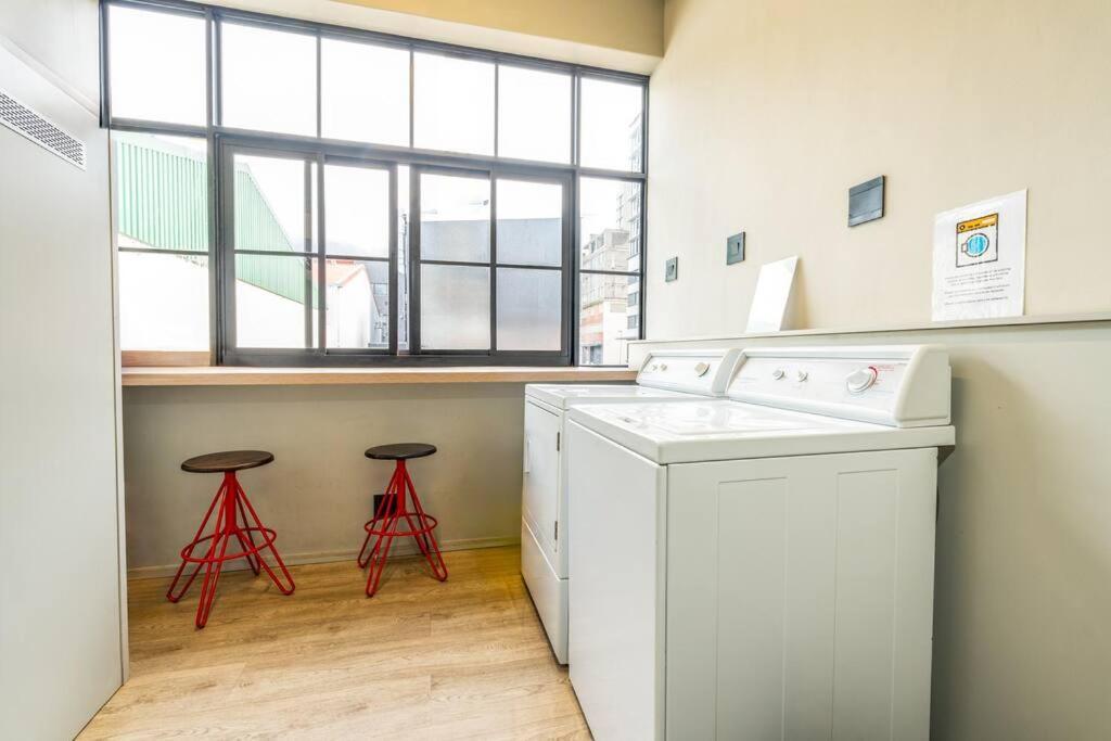 Cosy Little On Harrington Street * Cape Town